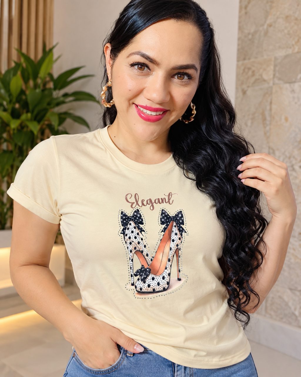 Camiseta algodón licrado manga doblada con pedrería